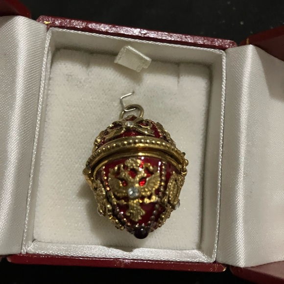 Red and gold guilloche enamel egg pendent that opens up . - Picture 2 of 5